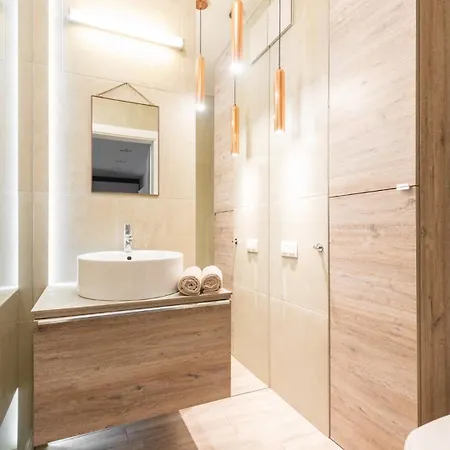 Flatbook - Center Torunska 145,167 Apartman