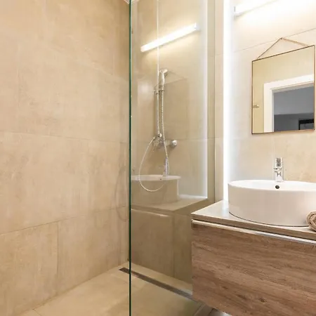 Apartman Flatbook - Center Torunska 145,167 *