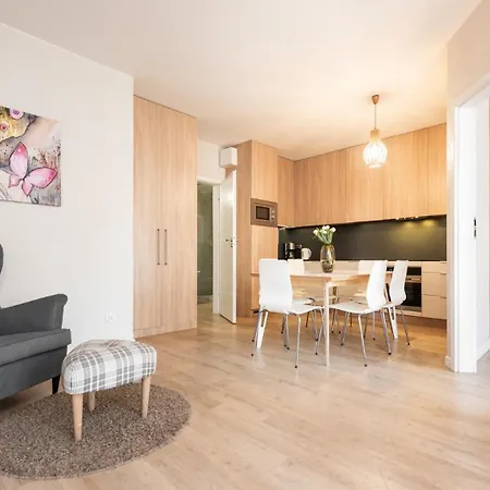 Flatbook - Center Torunska 145,167 *