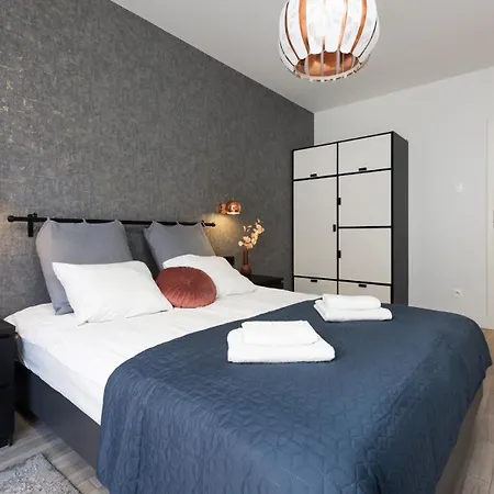 Flatbook - Center Torunska 145,167